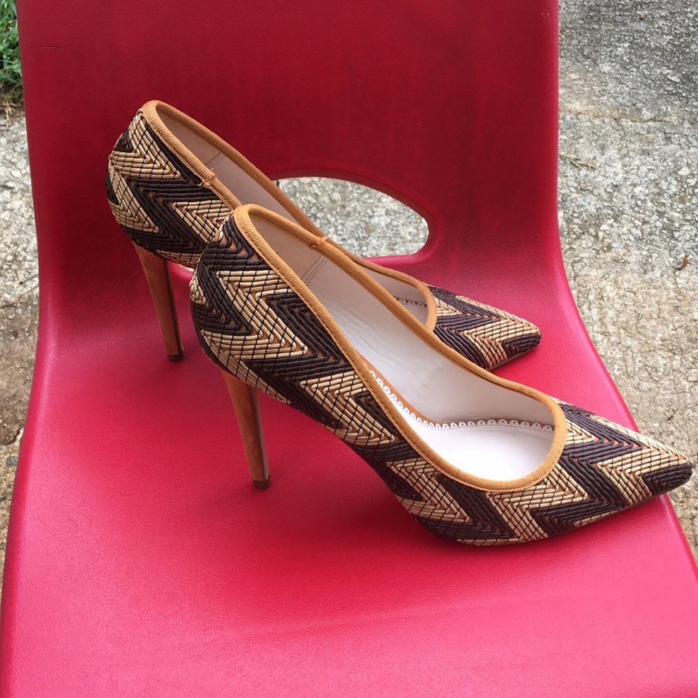 Brown & Tan 👠 heels leather like with suede heel